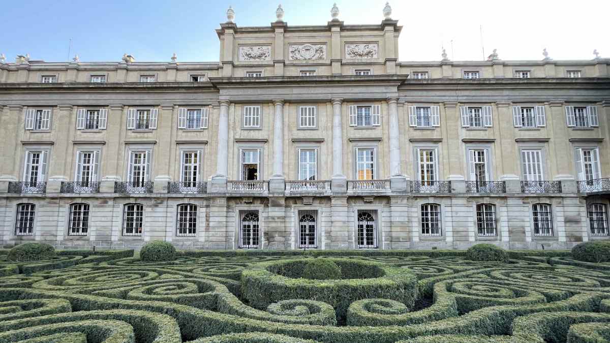 Fachada del Palacio de Liria en Madrid con jardines, abierto con entrada especial para madrileños