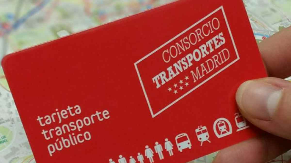 Tarjeta transporte público del Consorcio de Transportes de Madrid para solicitar la ayuda al abono transporte