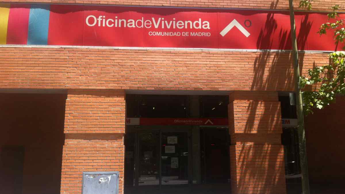 Oficina de Vivienda de la Comunidad de Madrid relacionada con la gestión de fianzas de alquiler