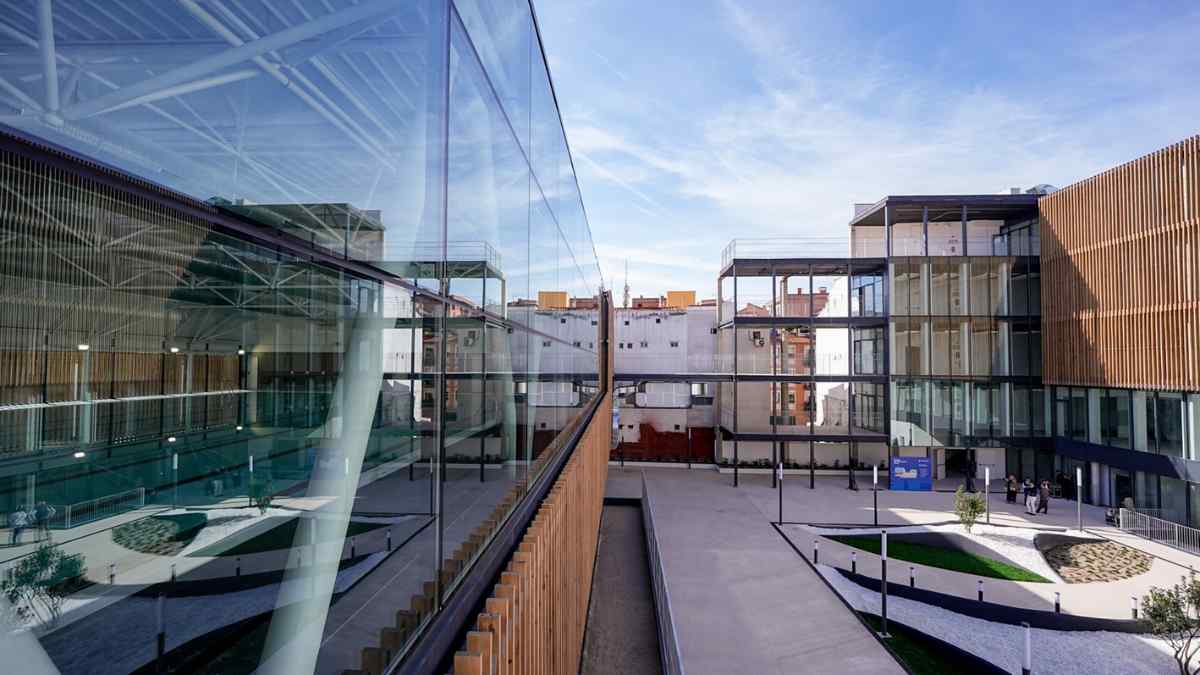 Edificio multifuncional de Fúcar en Madrid con piscina, escuela infantil y centro de día en el Barrio de las Letras