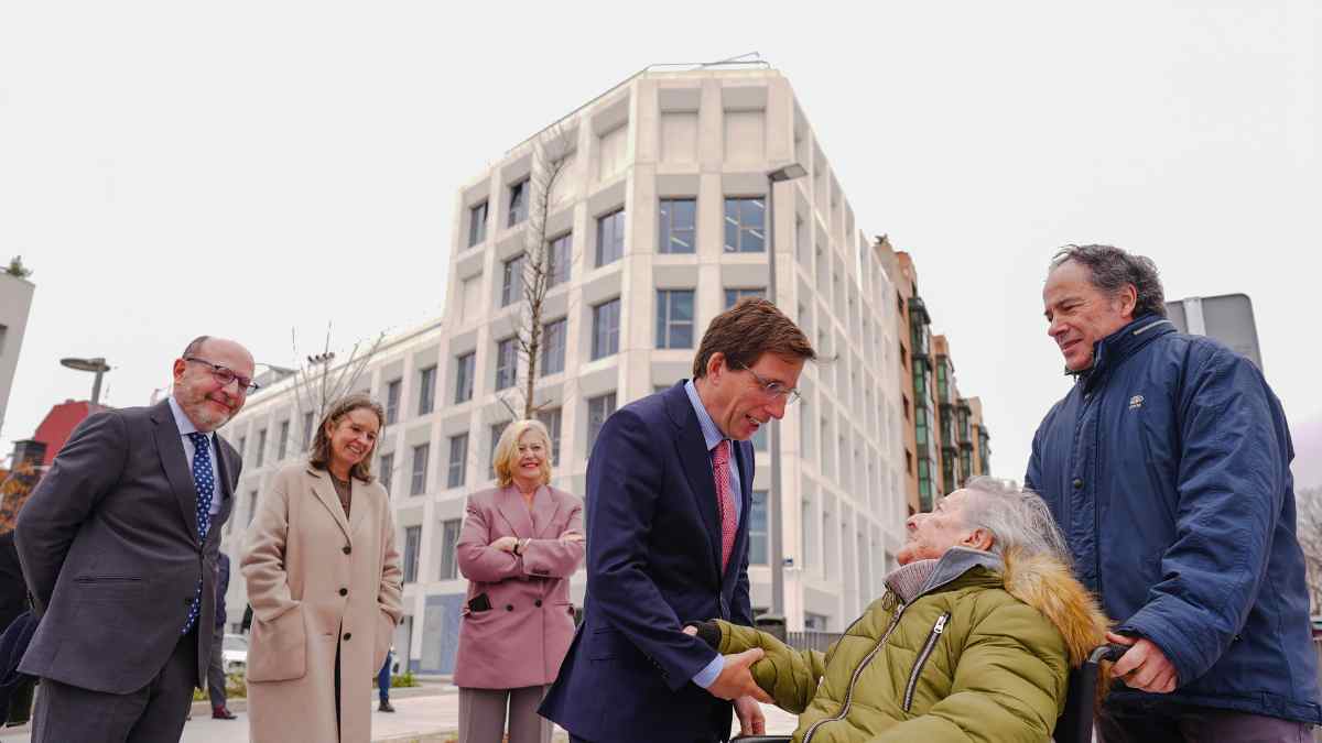 Alcalde de Madrid visita el nuevo edificio municipal de Guindalera con centro de mayores, escuela infantil y ludoteca