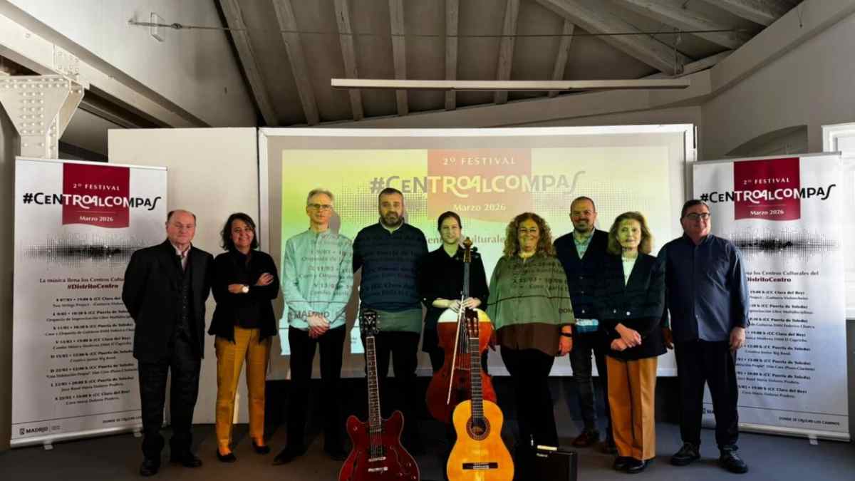 Presentación del festival Centro al Compás con los organizadores en el centro de Madrid durante marzo