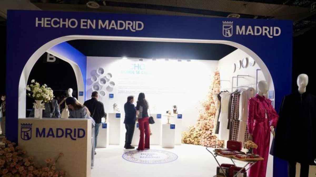 Sello Hecho en Madrid en IFEMA con exposición de productos locales y moda madrileña