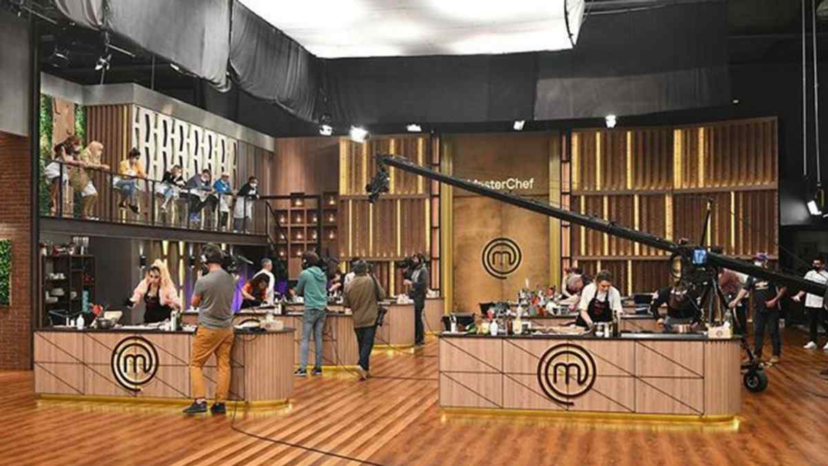 Plató de MasterChef durante una grabación, caso analizado por el Tribunal Supremo sobre si el desplazamiento cuenta como tiempo de trabajo