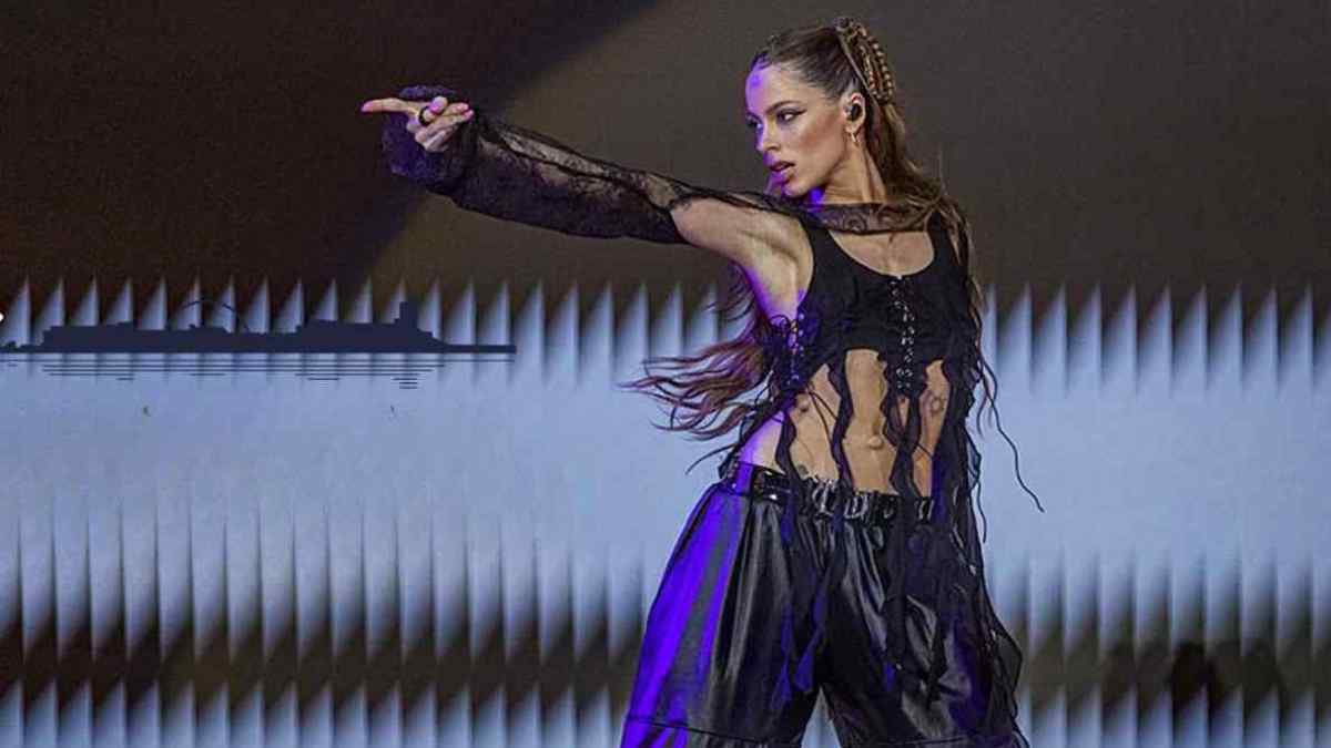 Tini durante un concierto antes de su actuación en Madrid en 2027