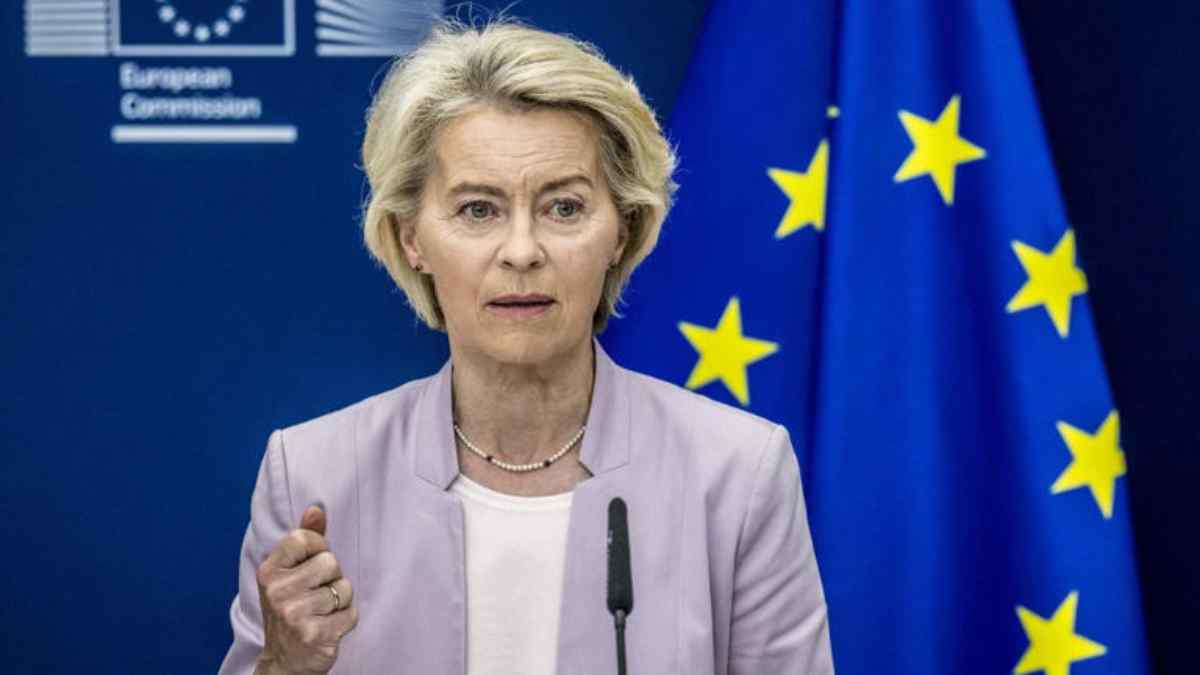Ursula von der Leyen durante una rueda de prensa de la Comisión Europea sobre el nuevo límite de pagos en efectivo en la UE