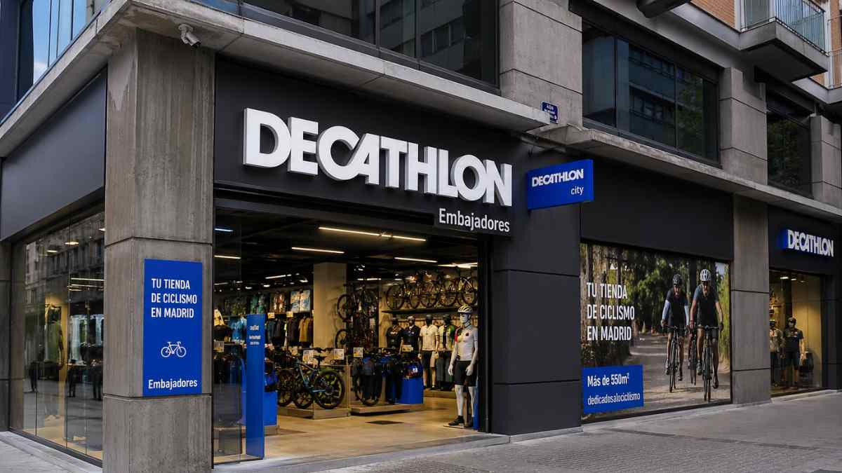 tienda Decathlon Embajadores Madrid especializada en ciclismo urbano con más de 550 metros cuadrados