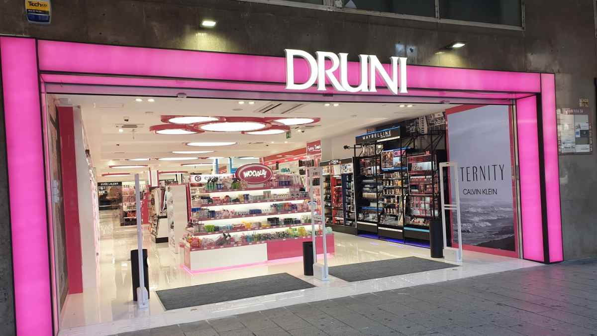 tienda Druni en Gran Vía Madrid interior perfumería cosmética macrotienda