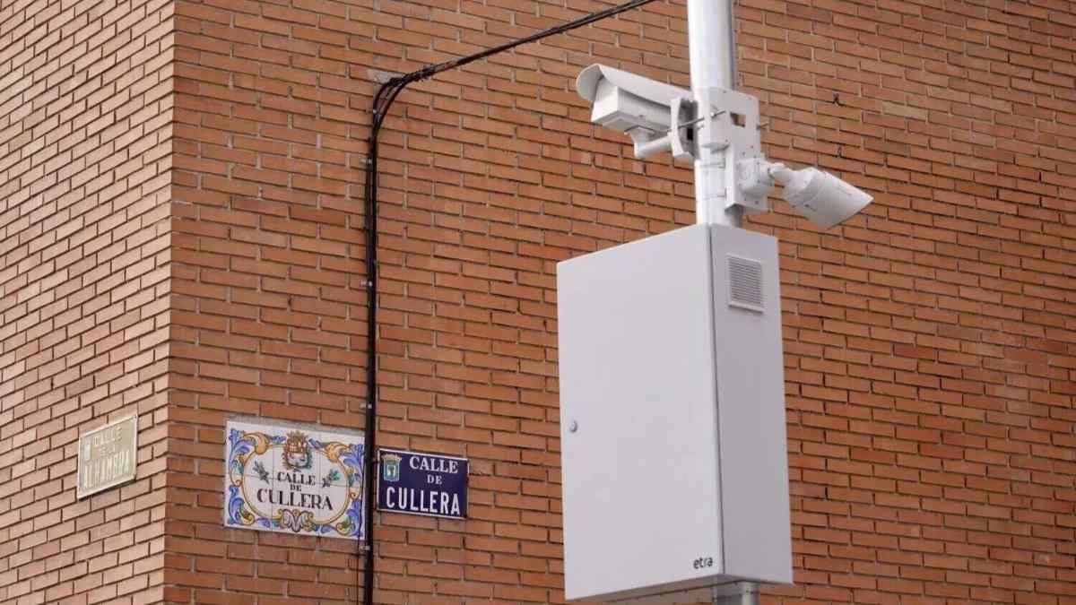 camara de videovigilancia en calle Cullera Madrid con sistema de seguridad urbana