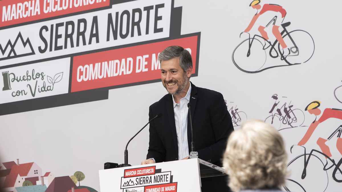 Marcha cicloturista Sierra Norte Madrid presentación en Buitrago del Lozoya evento Pueblos con Vida