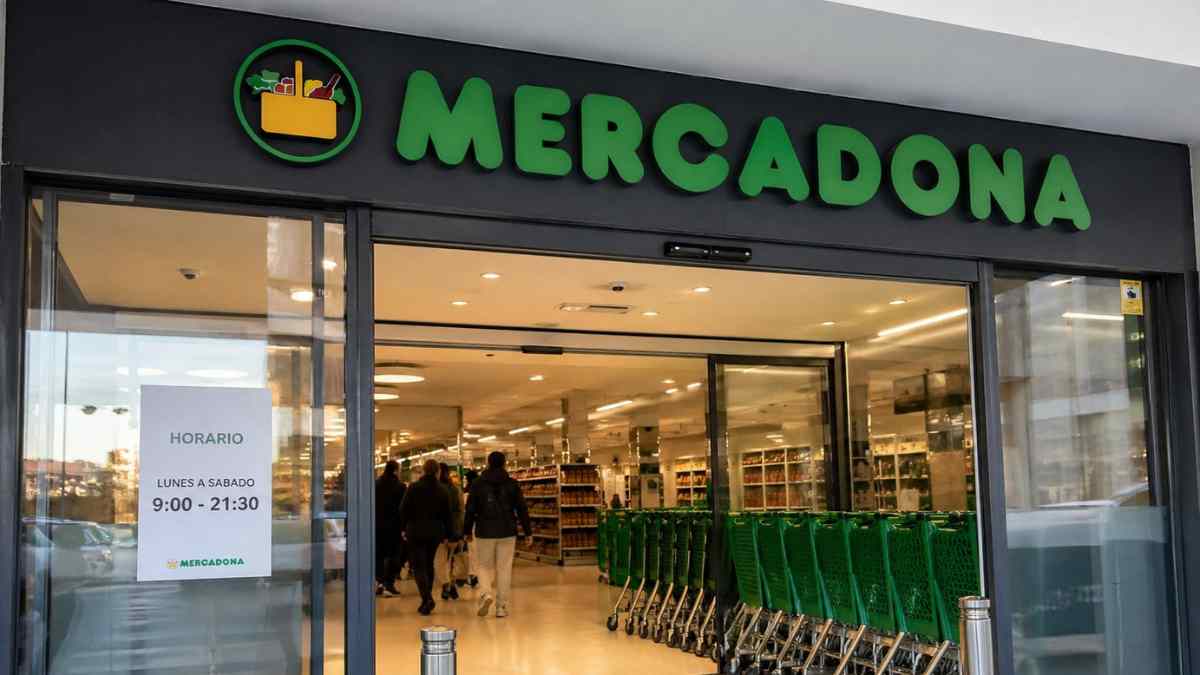 Mercadona horario 2 de mayo Madrid supermercado abierto festivo entrada tienda