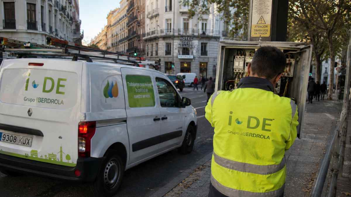 Cortes de luz programados en Madrid por trabajos de mantenimiento de la red eléctrica de Iberdrola