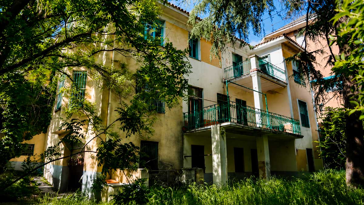Fachada de la Casa de la Poesía en Velintonia antes de su reforma en 2027