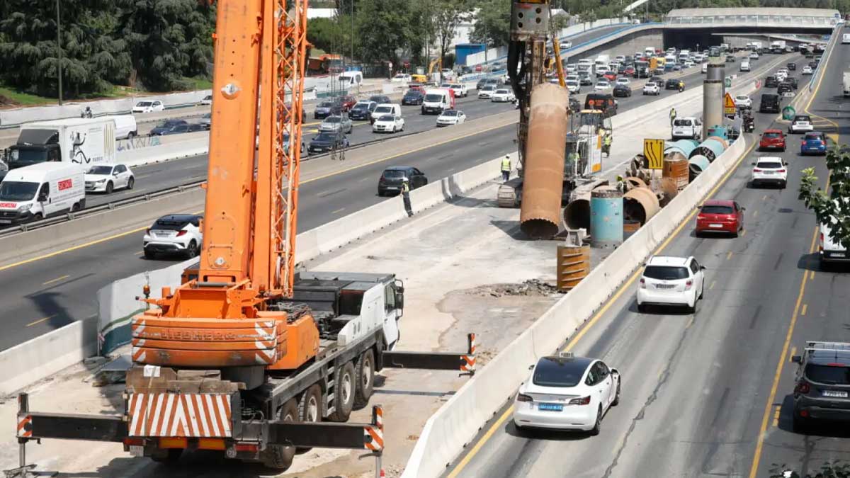 Obras y cierre en la A-5 de Madrid con maquinaria pesada y tráfico desviado