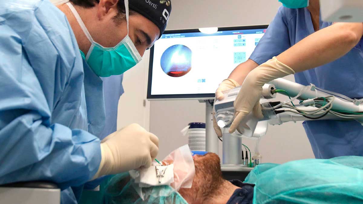 Cirugía ocular en Móstoles con tecnología avanzada en hospital público
