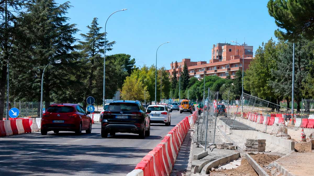 Obras de remodelación en la carretera de Boadilla, en el distrito de Latina de Madrid.
