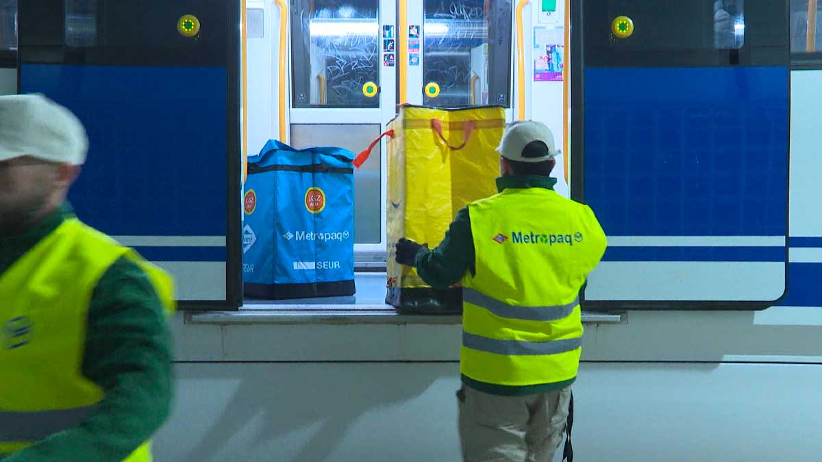 Taquillas de paquetería en el metro de Madrid para recogida de paquetes