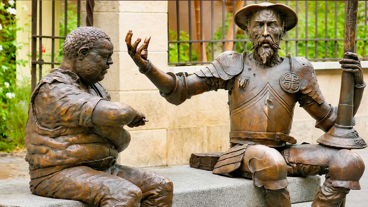 Esculturas de Don Quijote y Sancho Panza en Alcalá de Henares, rutas teatralizadas de Cervantes