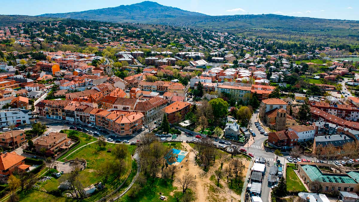 Vista aérea de Soto del Real, municipio que contará con Cercanías tras una inversión de 68 millones