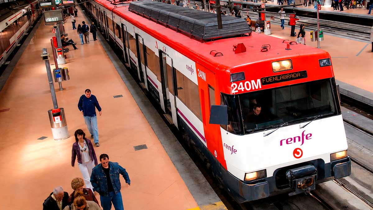 Tren de reserva en Chamartín para reforzar la C8b durante el eclipse solar