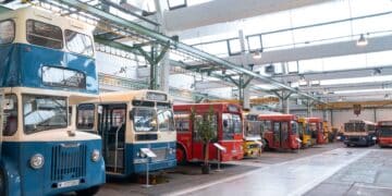 Autobuses antiguos del Museo EMT de Madrid.
