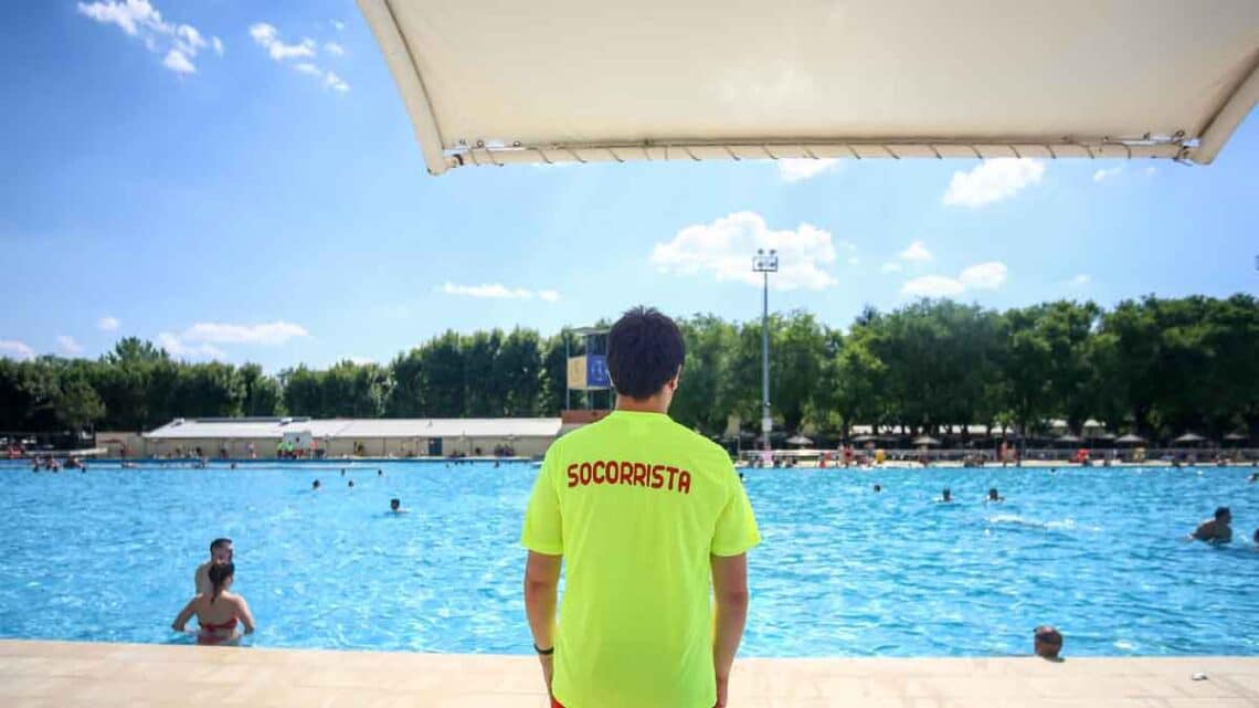 Título socorrista de piscinas.