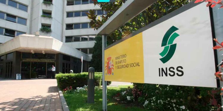 Tiempo máximo de baja laboral para conseguir la pensión de incapacidad permanente