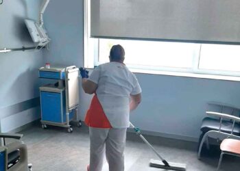 20 operarios/as de limpieza hospitalaria