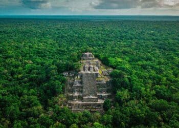 Encuentran una ciudad maya perdida