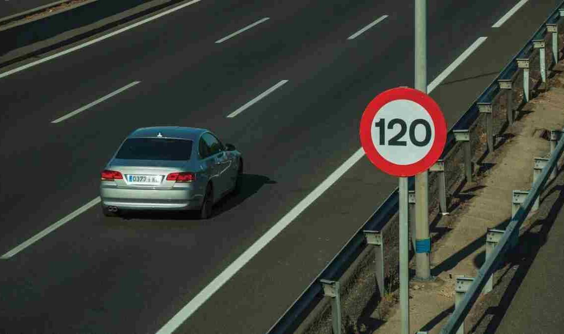 DGT avisa velocidad límite