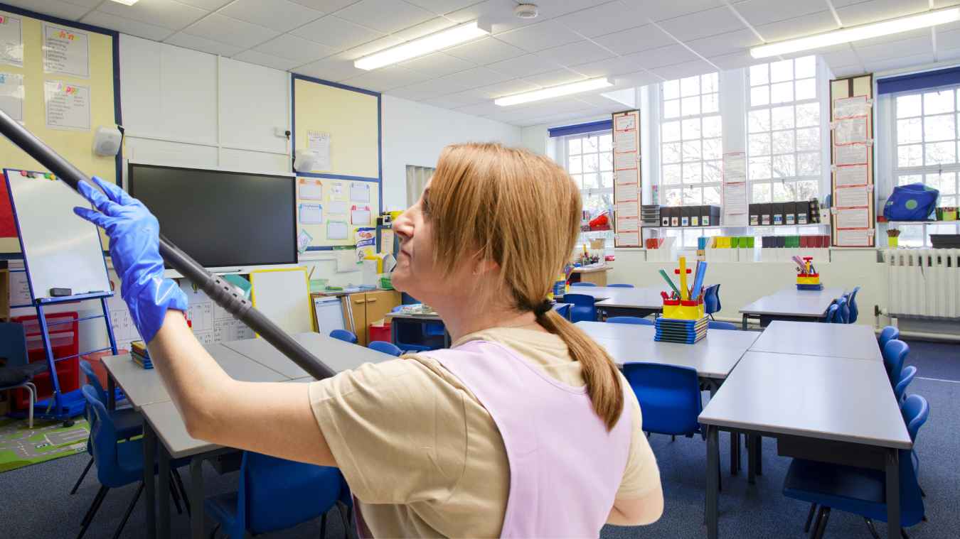 Mitie limpieza colegios Vallecas Madrid