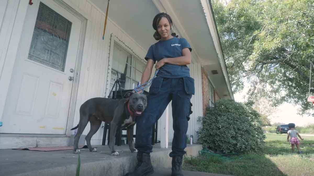 Madre trabajadora cumple sueño trabajo