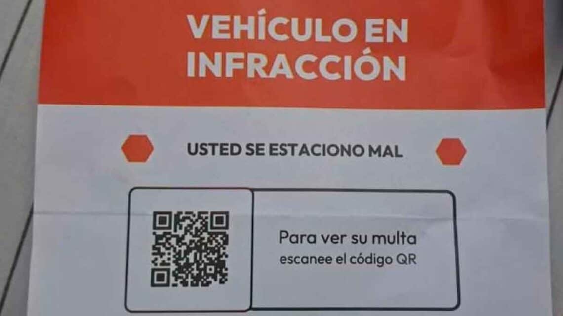 Multa código QR en vehículos.