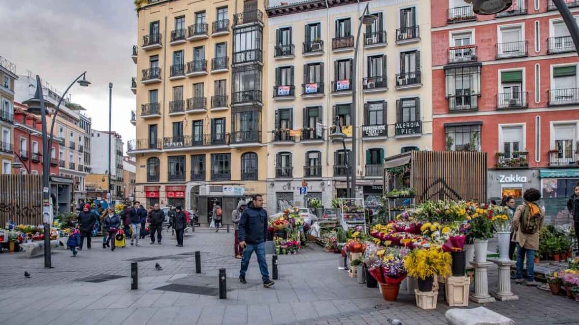 Obras en 5 plazas de Madrid