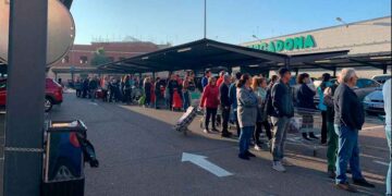 Catarata de personas en los pasillos de Mercadona para agotar el producto que “recupera la juventud perdida”.