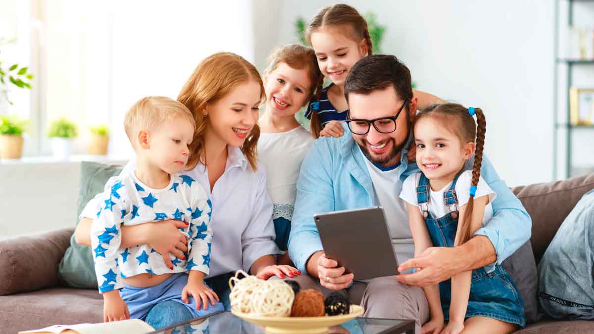 La Comunidad de Madrid aumenta las ayudas a familias numerosas.