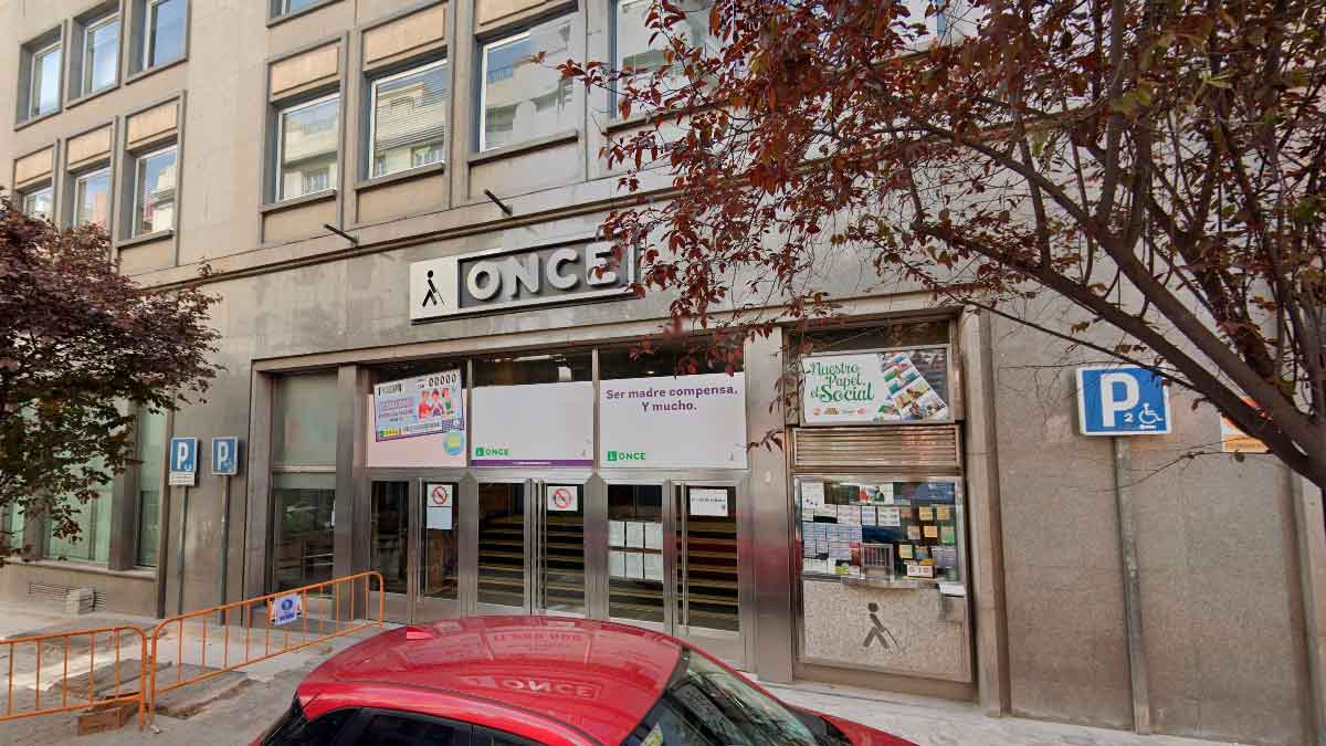Trabajar ONCE administrativo Madrid.